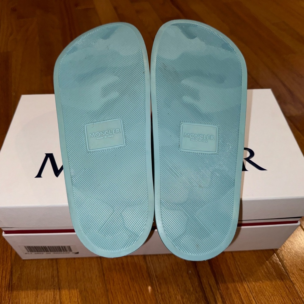 Moncler logo-print sliders - Picture 2 of 8